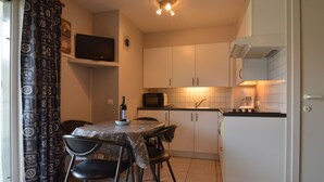 Unclassified image, 3 of 28, button - Luxurious Apartment in Bredene With Swimming Pool (Bredene)