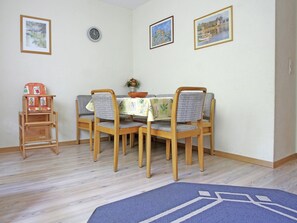 Apartment | Dining