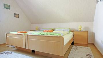 Apartment | 2 bedrooms, individually furnished, bed sheets
