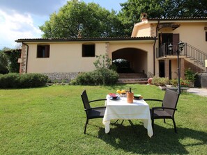 House | Dining - Romantic Hideaway in Lazio (Selci)