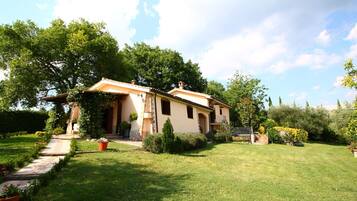 ํ์ฐ์ค | ์ธ๊ด