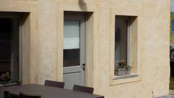 House | Bahagian luar