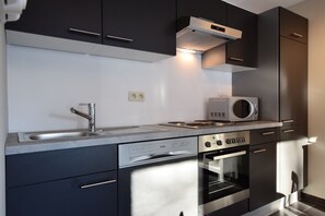 House | Private kitchen | High chair - Holiday Home in Florenville With Garden (Florenville)