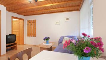 Apartment | Dining