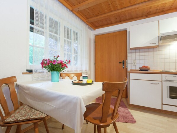 Apartment | Eigene Küche | Hochstuhl