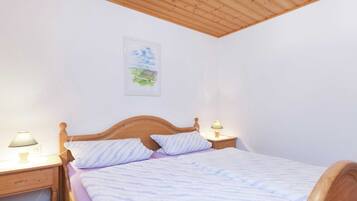 1 bedroom, individually furnished, bed sheets