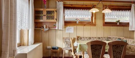 House | Dining