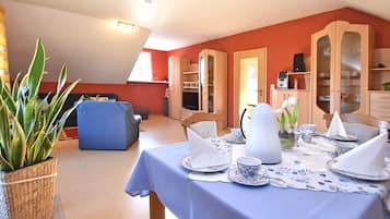 Apartment | Dining
