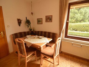Apartment | Dining