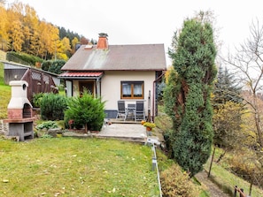 Exterior - Attractive Holiday Home in Schonbrunn With Garden (Schleusegrund)