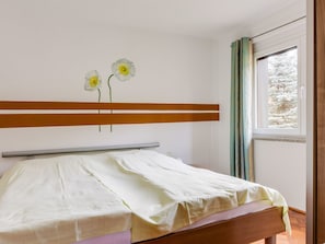 1 bedroom, individually furnished - Attractive Holiday Home in Schonbrunn With Garden (Schleusegrund)