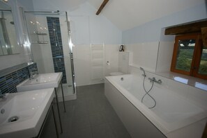 House | Bathroom | Shower - Holiday Home in Limoges With Saltwater Pool (Sussac)