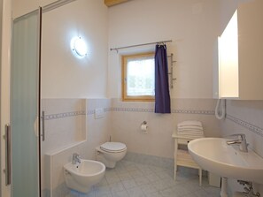 House | Bathroom | Shower - Scenic Holiday Home in Livigno Near Ski Lift (Livigno)