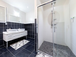 Villa | Bathroom | Shower - Lush Villa in Cairanne Provence With Private Pool (Cairanne)