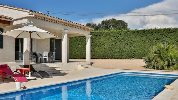 Exterior - Lush Villa in Cairanne Provence With Private Pool (Cairanne)