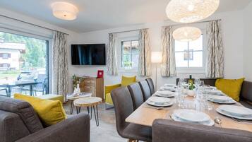Chalet | Dining