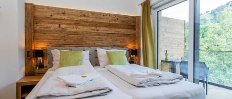 شاليه | 4 عدّة غرف نوم وملاءات أسرّة