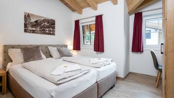 4 bedrooms, bed sheets