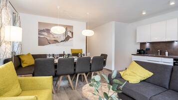 Chalet | Dining