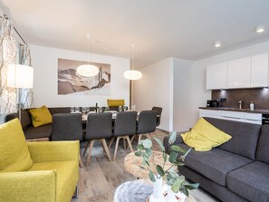 Chalet | Dining