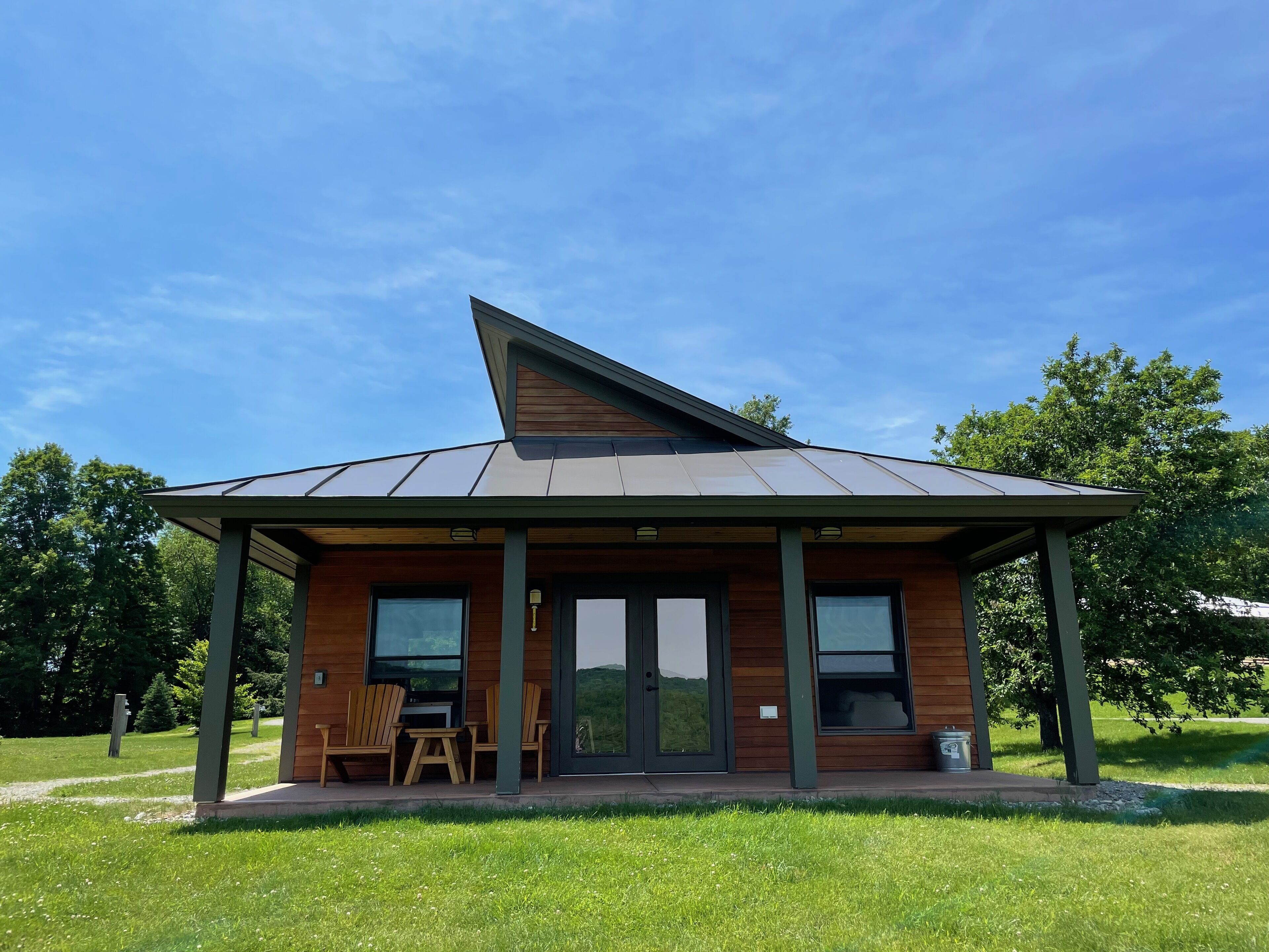 Experience life on a Vermont Farm in a Beautiful Modern Cabin - Stunning Views!