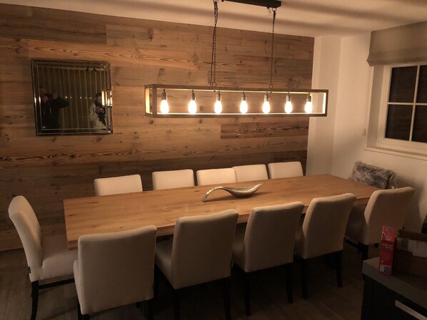 Chalet | Dining