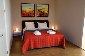 House | 2 bedrooms, individually furnished, bed sheets