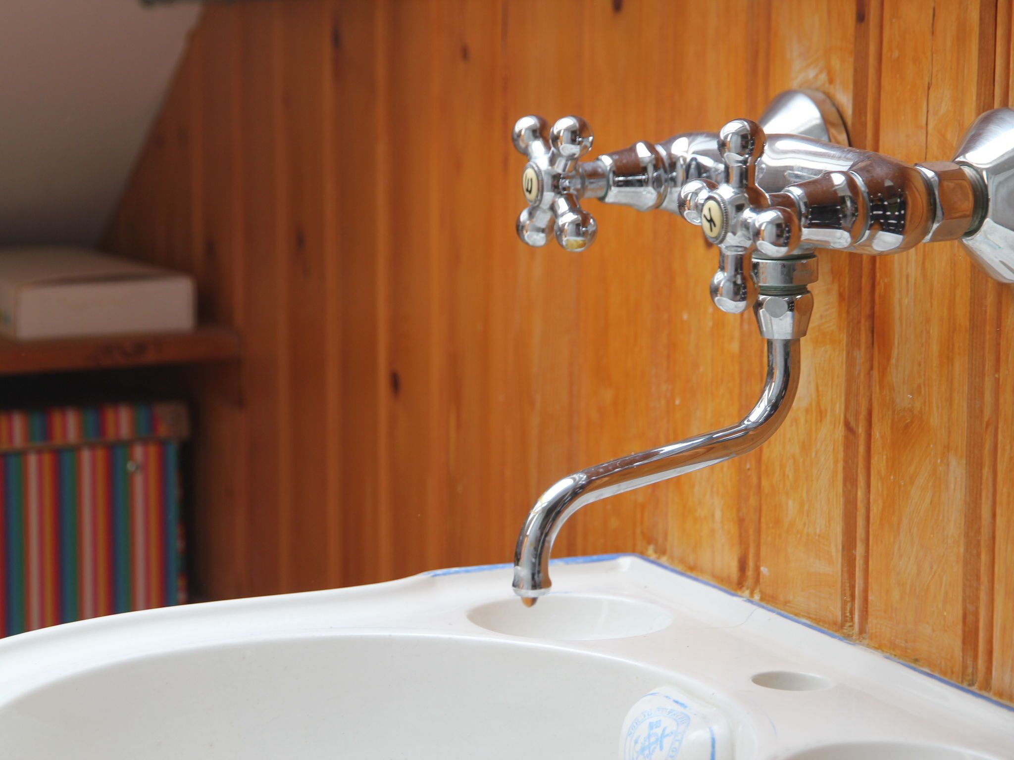 House | Bathroom | Combined shower/bathtub, towels