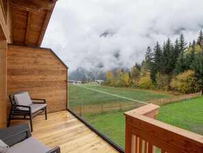 House | Balcony - Spacious Chalet With Sauna in Krimml, Near the Ski-bus Stop (Krimml)