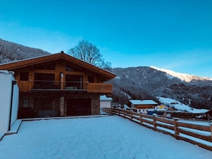 Exterior - Spacious Chalet With Sauna in Krimml, Near the Ski-bus Stop (Krimml)