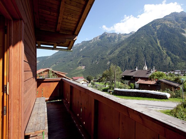 Ferienhaus | Balkon
