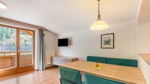 Apartment | Living room - Apartment in Wald Near Zillertal Ski Area (Wald im Pinzgau)
