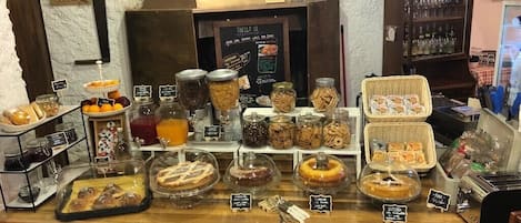 Colazione completa inclusa, servita tutte le mattine