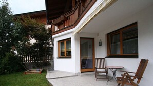 Ảnh chưa phân loại, 2 trong số 37 ảnh, nút