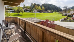 Balcony - Spacious Apartment in Ellmau With Parking (Ellmau)