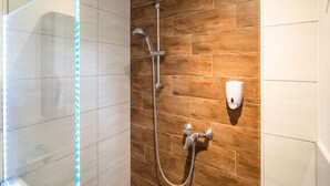 Bathroom - Spacious Apartment in Ellmau With Parking (Ellmau)