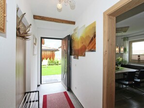 3 bedrooms, individually furnished, bed sheets - Modern Apartment in Gerlosberg Near Ski Area (Gerlosberg)
