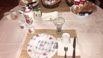 Free daily continental breakfast