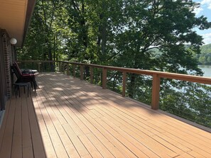 Terrace/patio - Breathtaking Lake View w/Pool Nearby!- Knoxville/Oak Ridge (Knoxville)
