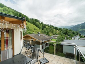 Balcony - Luxury Chalet in Zell am See With Terrace (Zell am See)