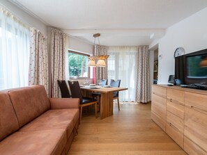 Living room - Luxury Chalet in Zell am See With Terrace (Zell am See)