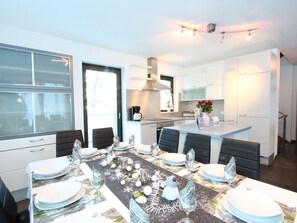 Dining - Modern Holiday Home in Brixen im Thale Near Ski Bus Stop (Brixen im Thale)