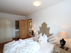 Apartment | 2 Schlafzimmer, individuell eingerichtet, Bettwäsche