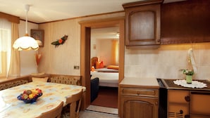 Dining - Modern Holiday Home in Kappl wth Terrace (Kappl)