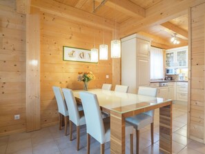 Dining - Wooden Chalet in Koralpe Amid the Forest (Frantschach-Sankt Gertraud)