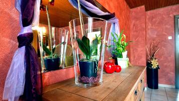 Rumah | Dapur pribadi | Lemari es dan kursi makan untuk bayi