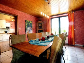 Dining - Cosy Holiday Home With Sauna, Terrace (Buetgenbach)