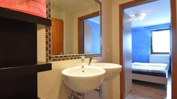 Ferienhaus | Badezimmer | Dusche