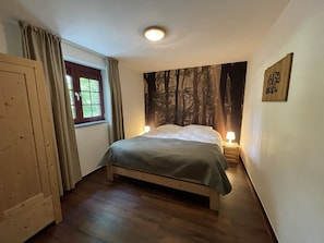 5 bedrooms, individually furnished, iron/ironing board - Ardennes Villa With Riverside Garden and Views (Sankt-Vith)