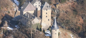 Spacious Home With Garden